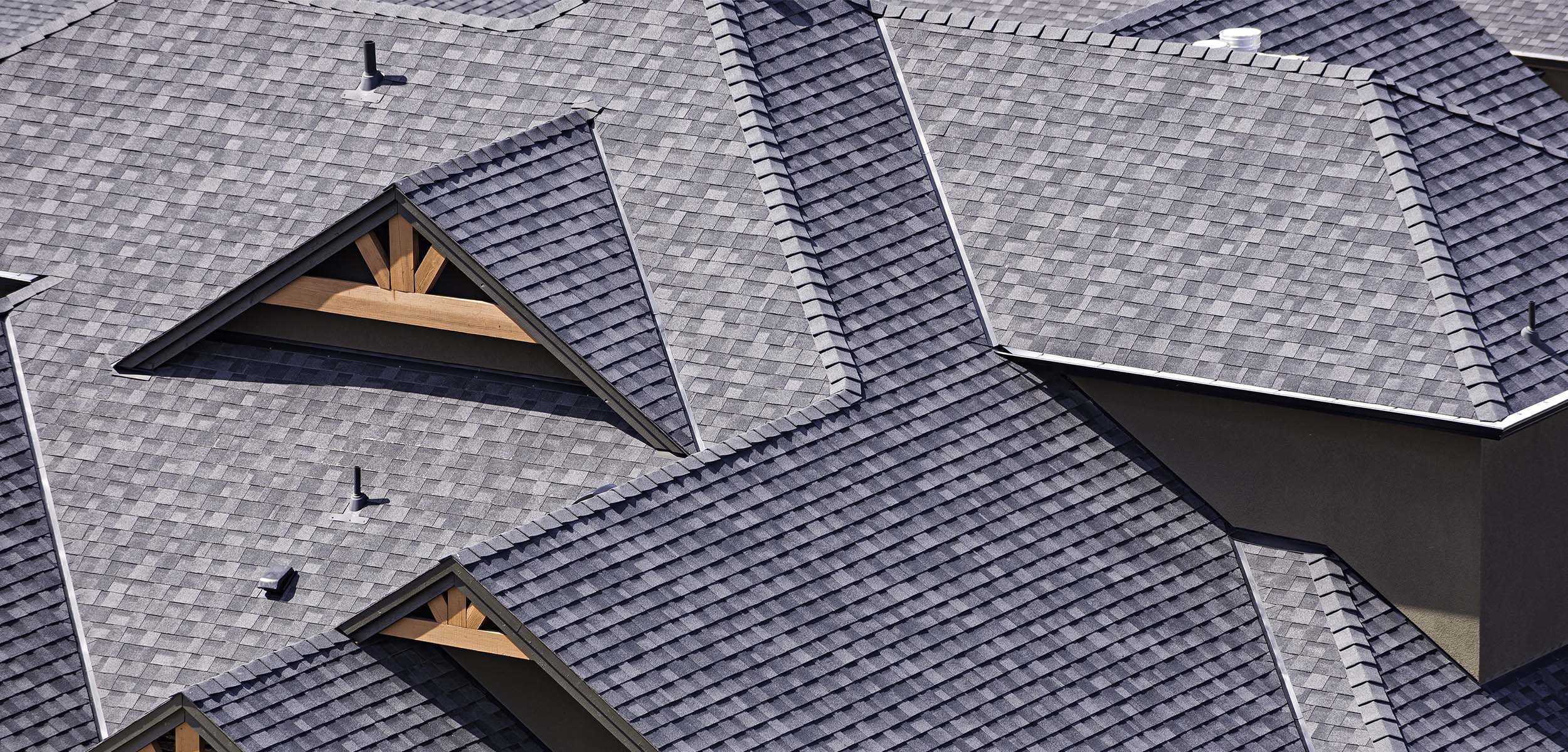 What's the Difference? Shingles vs. Slate Roofs